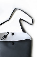 Charger l'image dans la galerie, UNDERCOVER BAG GREY WHITE