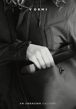 Afbeelding in Gallery-weergave laden, UNDERCOVER BAG BLACK
