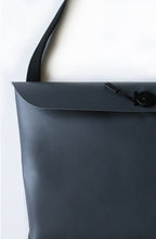 Charger l&#39;image dans la galerie, UNDERCOVER BAG GREY WHITE
