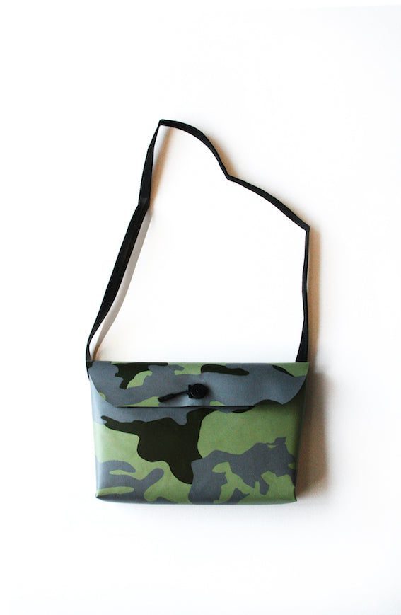 UNDERCOVER BAG CAMO