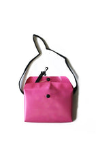 Afbeelding in Gallery-weergave laden, UNDERCOVER BAG PINK
