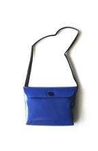 Afbeelding in Gallery-weergave laden, UNDERCOVER BAG BLUE
