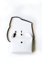 Charger l&#39;image dans la galerie, UNDERCOVER BAG WHITE
